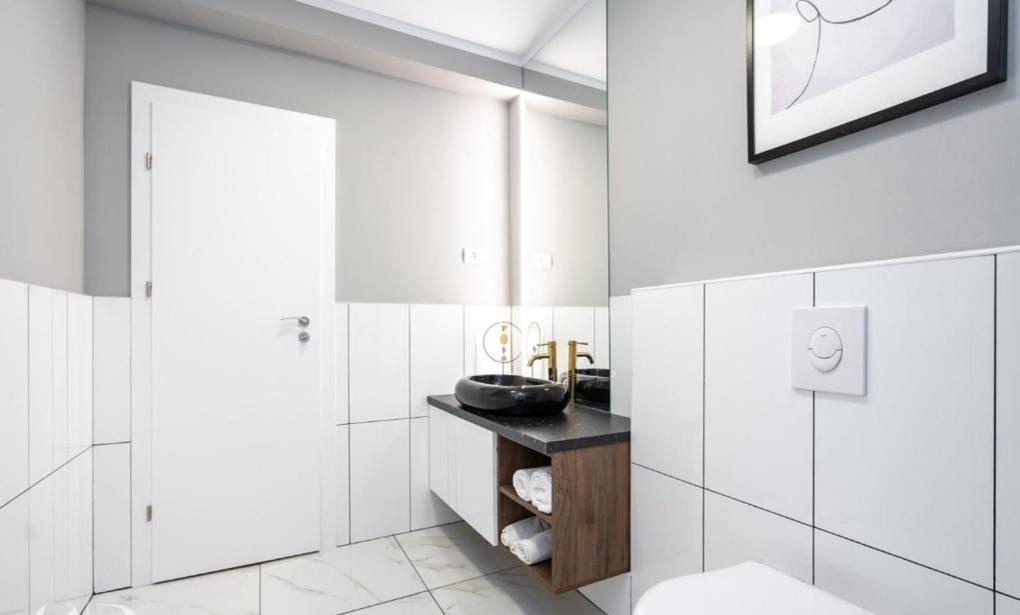 Majestic Apartament With View In Magheru Bukarest Exteriör bild