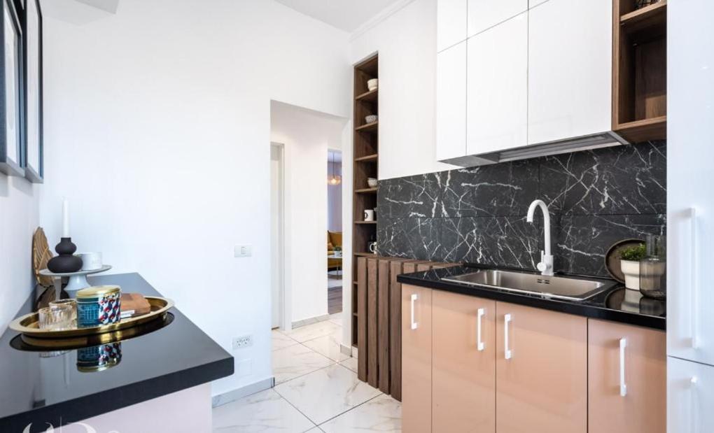 Majestic Apartament With View In Magheru Bukarest Exteriör bild