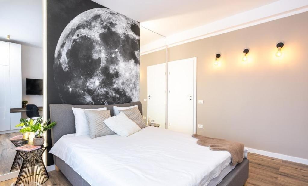 Majestic Apartament With View In Magheru Bukarest Exteriör bild